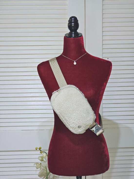 Lululemon Handbags - NWOT Lululemon Women's Beige Sherpa Fleece Belt Bag Crossbody Waist Pack 4567